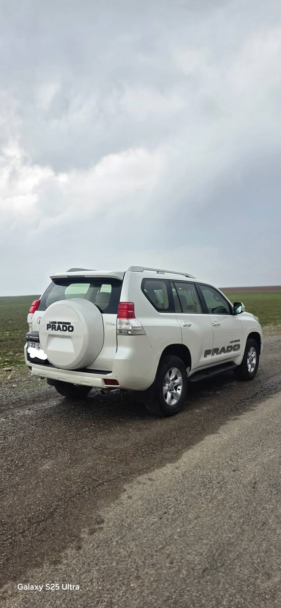 تۆیۆتا پڕادۆ بۆ فرۆشتن  2012 یە سەنەوی تا 27 هەزەی تازە بۆ کراوە  120کم هەزار  ڕۆیشتوە   ئەو شوێنەی بە سوور نیشانم کردوە ساردە کوتە و هیچی تری نیە 
ژمارە مۆبایل *********** أربيل, العراق
