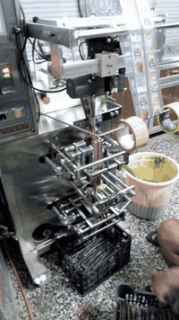 مكينه فريزوو للبيع.  بعده بل جيس استعمال شهر.     الستفسار عله هاذ الر...