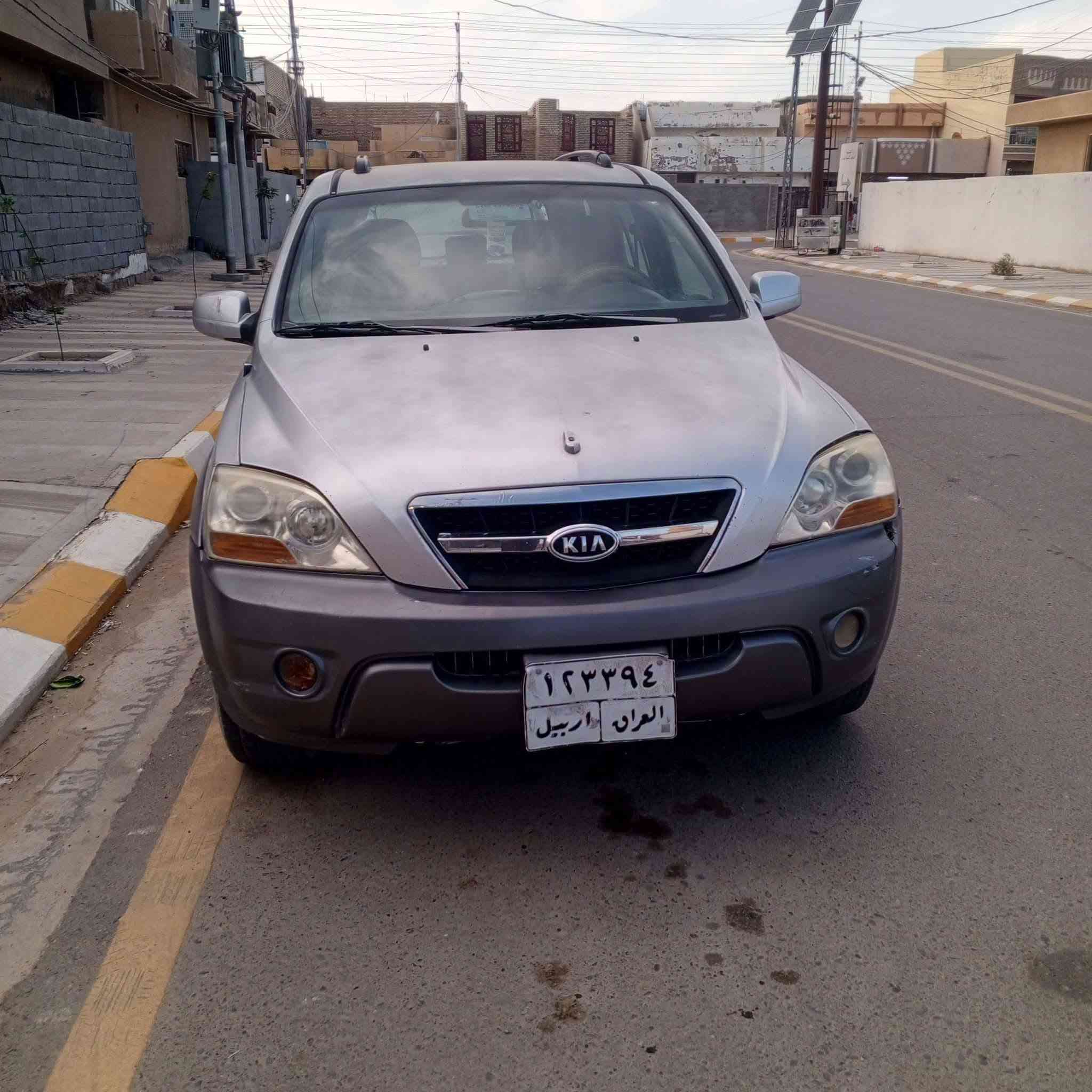 للبيع كيا سورنتو 2009 - 6 سلندر 5 راكب  
الحالة: مكفولة - محرك كير تبريد شغال  
المواصفات: دواخل جلد، سقف راكات، ويل كب، واقيات شبابيك  
الرقم: اربيل - سنوية ساقطة 3 سنين - تحويل مباشر  
المكان: الفلوجة - شارع السد قرب عزالدين - للمعاينة  
السعر: 75 ورقة - بيها مجال بسيط للطيبين  الفلوجه 
ملاحظة:   
اتصال: ابو خالد  
***********  
***********
---
