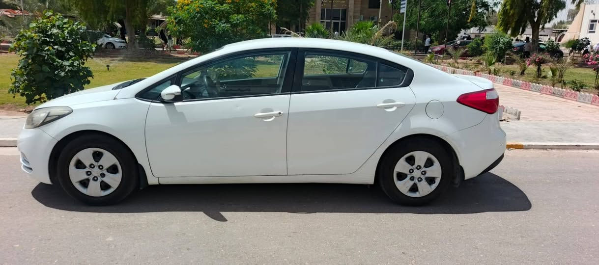 سيراتو خليجي 2013
محرك 1600
كير محرك صدر تبريد كفاله
تحكمات استيرن 
اشاير بالمري 
تخم تاير جديد
بيها دعاميه وتبديل لايت 
السعر 100 ورقه
المكان النجف ***********
