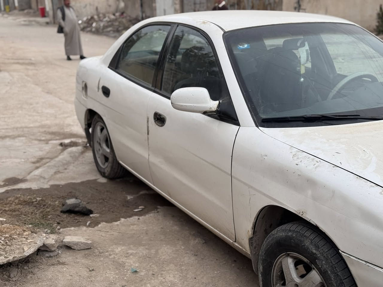 اسلام عليكم نوبرا موديل ٩٧ للبيع السياره بلادي رقم بغداد مابيها قطرت صبغ مكينه كير حداديه كفاله سياره بيها يم الجاملغ اثر طكه مال تاير فقط هاي لا غير تبريد وتدفه شغال تخم تاير كله جديد مكان السياره بابل السياره ٣٥ وبيها مجال 
***********
