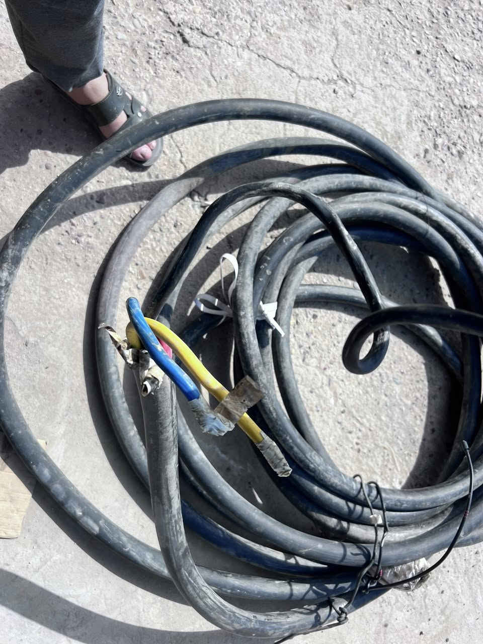 للبيع كيبل 25في4جبر ٣٠ متر مكاني بابل ***********
