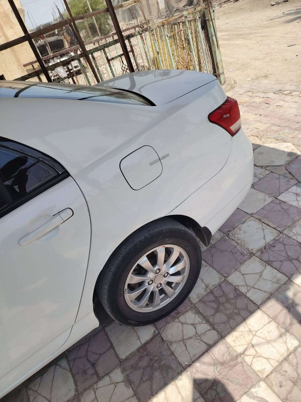 سياره للبيع بيوادي ٢٠١٣ كفاله عامه سياره كير عادي مكينه كير تبريد كهربائي كله شغال سياره سعرها ٥٥ ورقه سنويه جديده ***********
