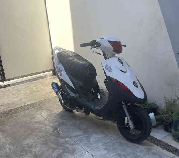 سلام عليكم دراجه للبيع كفاله عامه وين مايعجبك  افحص محرك ما مفتوح بلادي 49 كلجات رياضي شلعه اشك الكاع معدل طيران وين ميعجبك افحص ضمان 10ايام سعر خاص أو رقمي ***********
