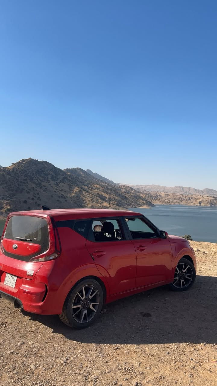 السلام عليكم..
Kia soul (Gt line) 2021 -
-ماشيه 70 الف كيلو
-حادثهه كلش خفيف جاملغ وباب مال سايق بدون دواخل والصور موجوده. 
-سياره نضيفه مال بيت وكامله مانقاصه شي وكله بانزين محسن من اشتريتهه لليوم. 
-مواصفات معروفه مال جيتي لاين..
ويل كب رياضي
محرك 2000 دوش
سلايد روف وستيرن حرف D
-رايدهه ب١٥٥ وبيهه مجال. 
-مكاني بغداد الحريه
-وهذا رقمي 
*********** -
