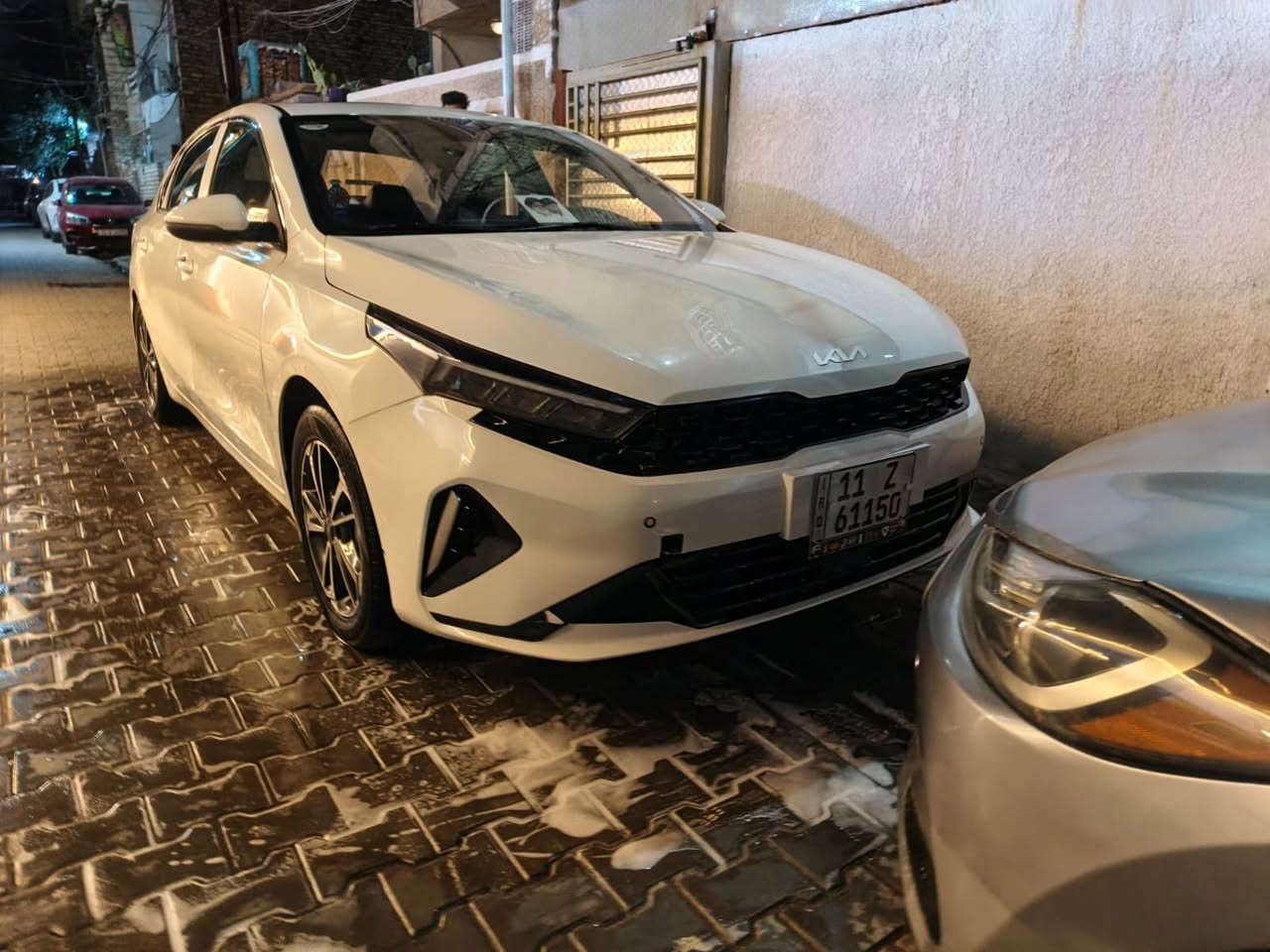 سلام عليكم اخوان k3وارد صيني دبل نوزل لا دوانز ولشي سياره حلوه كلش ونضيفه مديل2024 ماشيه 18 شركه باركود  وبسمي ارقام دولي  السياره نضربت عدي ب جاملغ ولباب الخلفي عكس السايق وصلحتهم سياره جديده الله شاهد وما ناقصه اي شي بس بطانه مال تاير صفحت الضربه هيه ضاعت وبعدني ما شادله مدوشم الارضيه وسفاري كله جديد ولسياره فول وبصمه فتحه شاشه جبيره وهواي بيه موصفات معرفه ولسياره جاهزه من كلشي السعر 135بيه حك الجيه مجال بصيط مكاني الشعب حي اور   
***********
