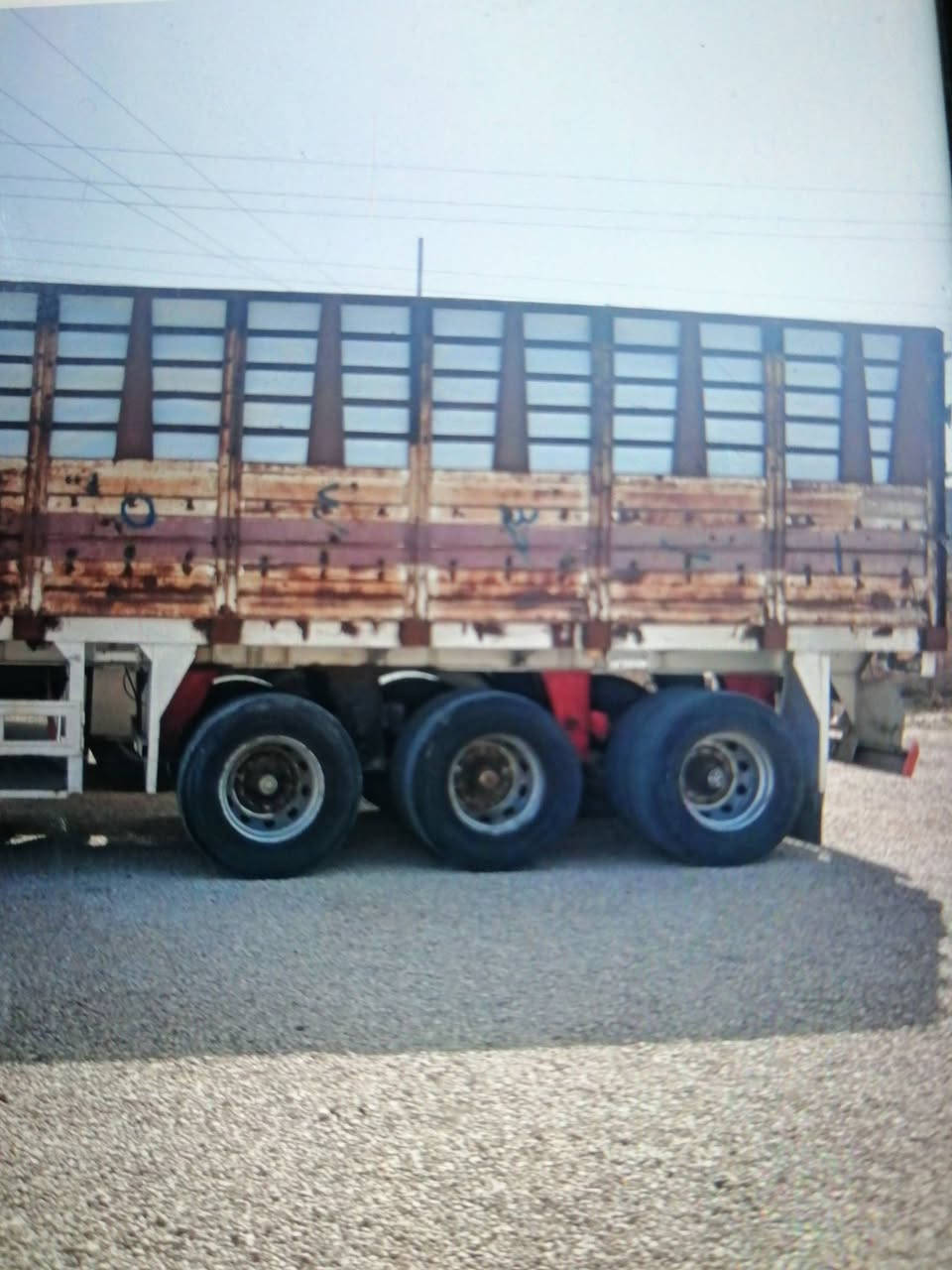 للبيع الطول ١٢/٧٥ارتفاع مترين دناكير مربع صيني١٤عربانه جاهزه اربط واطلع موجوده برمادي اتصل
***********صاحبها السعر ٨٦
