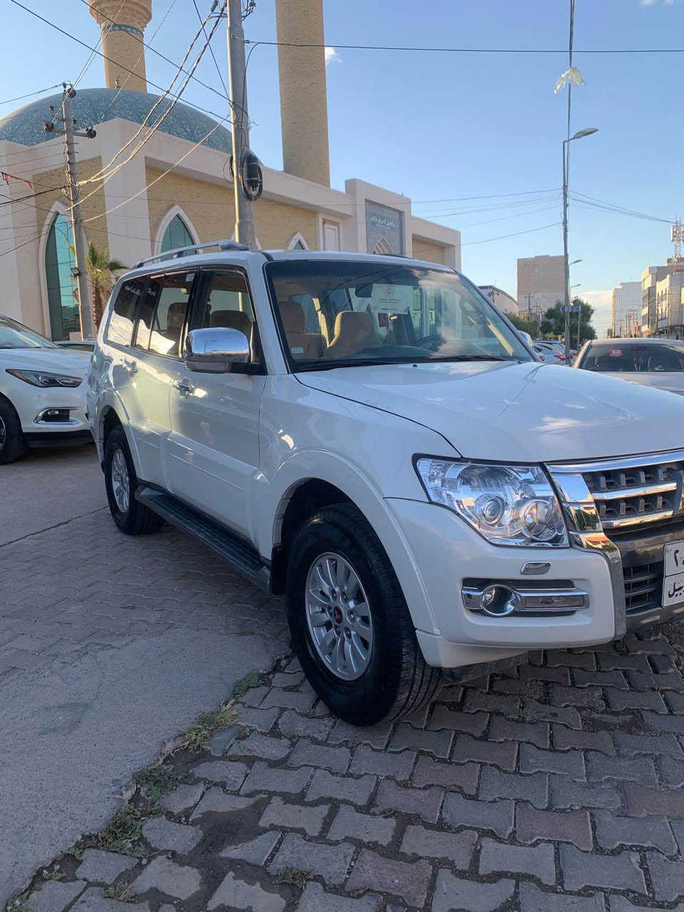 pajero 2015    
بۆنیت چاملغ دەرگا سبغ 
کەمەک پێشی هەیتی 
ئێڕباگ سوکان ، ۱ تەعدیل 
مەکینە / V6,3.5 کپس 
ڕۆیشتن / ١٣٠ هەزار کم 
سەنەوی 2020 بەسەرچووە 
نیو مواسفات ستاندەر 

نرخ / ١٢٨ وەرەقە 
تەنها فرۆشتن ،

ژمارە موبایڵ *********** أربيل, العراق
