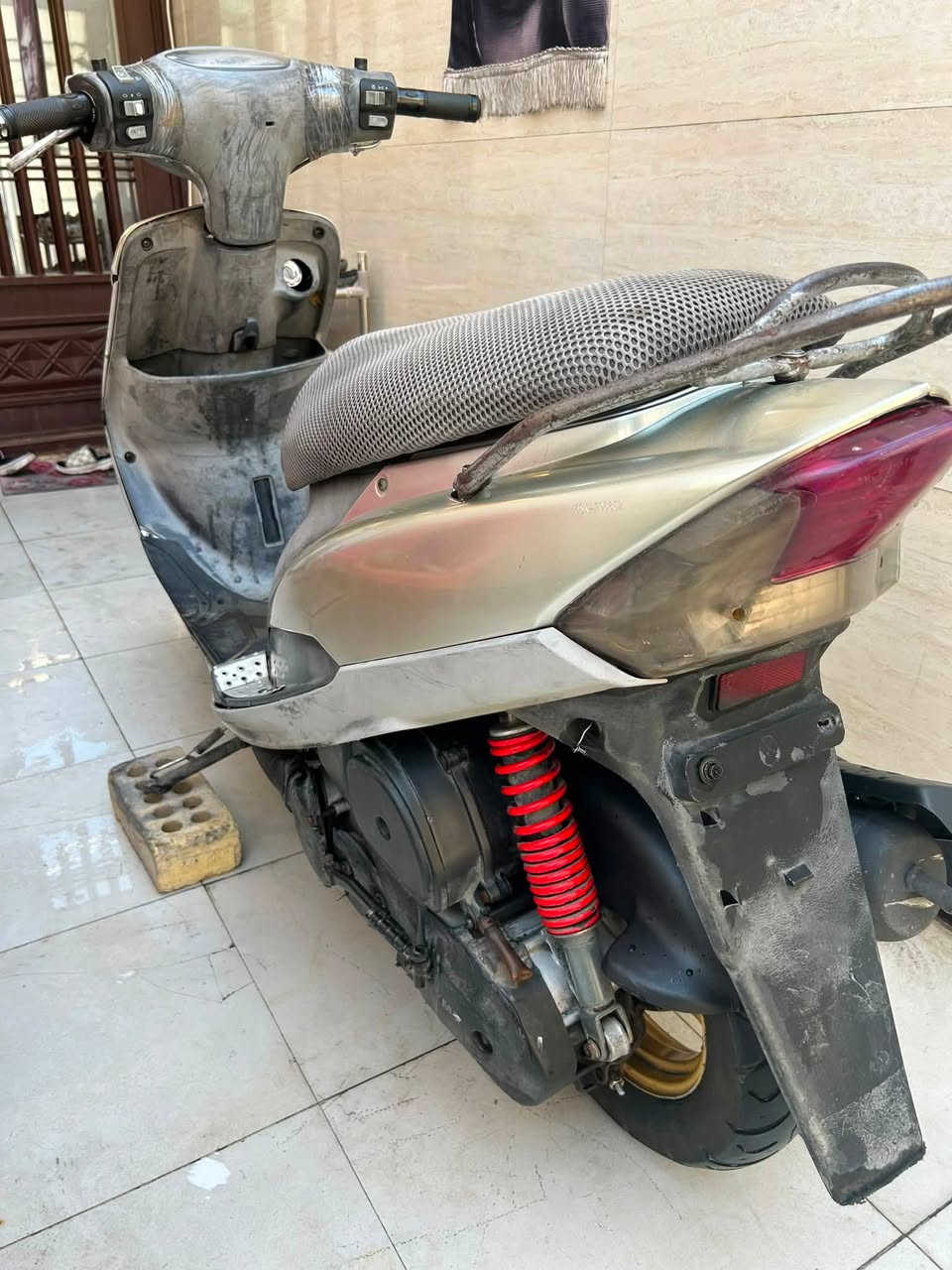 سلام عليكم …
ماكس منغولي 120 للبيع 
محرك اخرس متنسمع صوته 
كامله مناقصه شي 
سلف هندر كله جاهزه 
السعر 450 الف نهايتها 
مكاني حي جهاد ديوان المخابرات***********
***********
