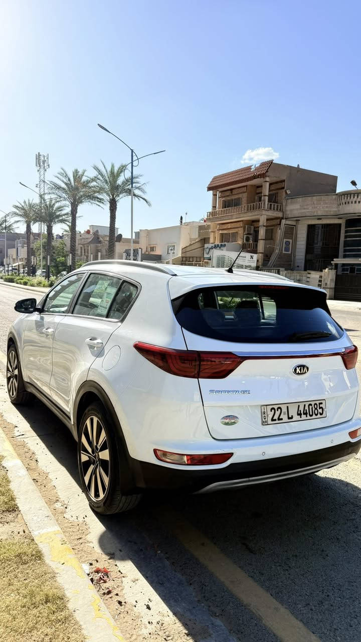 السلام عليكم سبورتج 2019  خليجي مكفوله من الصبغ 

بيها بارد فقط  

سياره جاهز كير ومكينه

تخم تاير جديد

باتري جديد

بصمه تحكم ستيرن جهتين

كشنات كهرباء 

3انظمه قياده اوتو هولد مثبت سرعة

محرك 2000دوش

منظومه زنون عالي وناصي

تبريد قطعتين ثلج

مري ضغط اشاره ترحيب 

رقم اربيل الجديد تريد تحويل تريد وكاله 

سياره حلوه احلى من الصورة السعر 185 بيه مجال

بغداد البياع 

*********** 
متواجد وتساب
