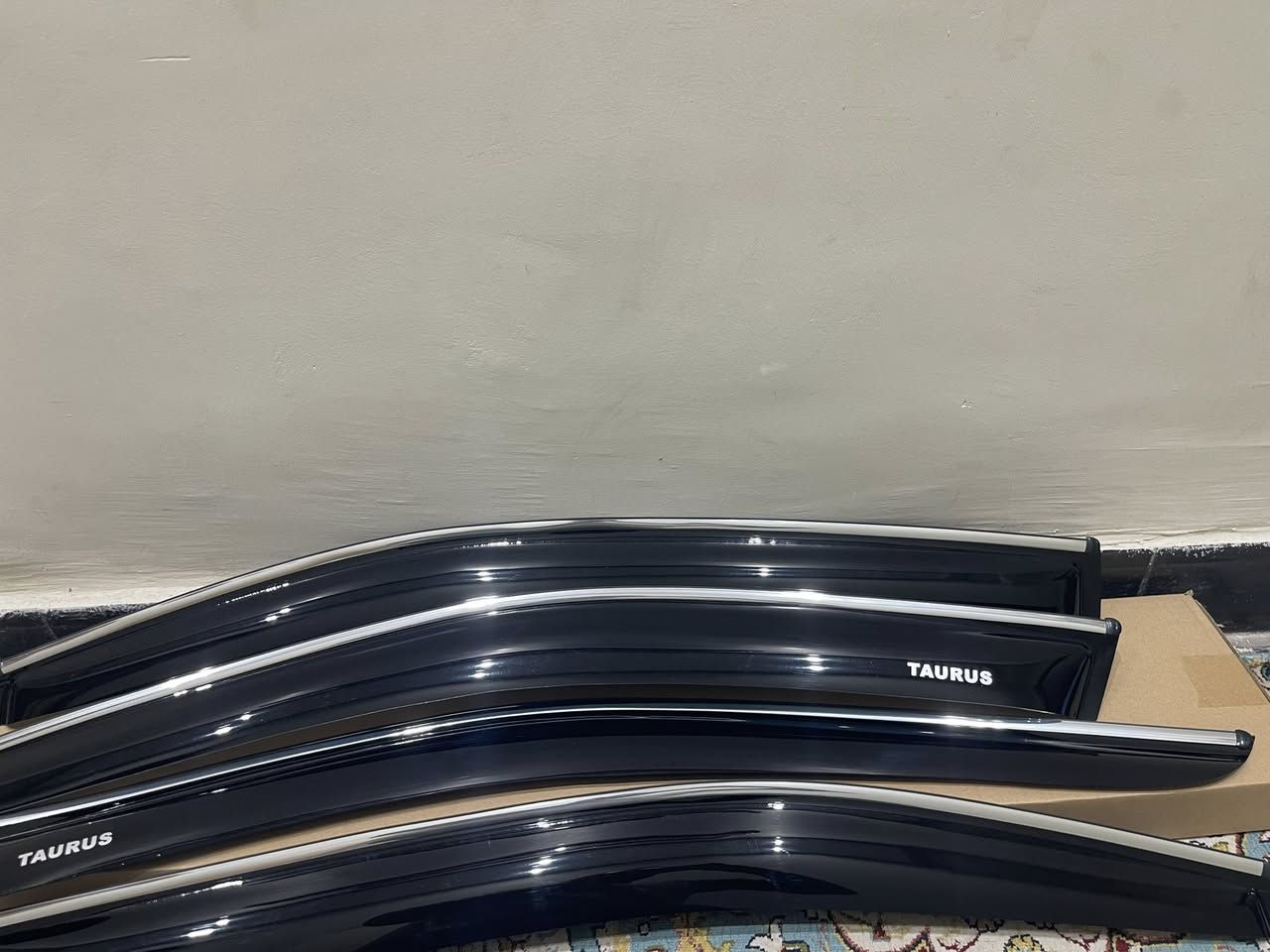 مساء الورد على اخوتنا بالكروب المحترم …
تعلن محلات  فورد سنتر الحاج عباس وأولاده
عن وصول مطريات  تورس.  موديل 10-19
وبالمواصفات التاليه …
١- يتكون السيت من ٤ قطع امام وخلف سميكة
 ٢- تمتاز باللون الاسود الجميل مع خط نيكل من الاعلى 
٣-تمتاز القطع الاماميه بوحود كتابه السيارة Taurus بارزه وجميله 👌🏻 … 
٤ - سميكة جداً شرط سعر السيت ٢٥ الف ✌🏻✌🏻✌🏻
5- قالب بلادي (على ذول الابواب ) ليس قصير 

يوجد خدمه توصيل 🚚 
مركز  الحاج عباس واولاده 
الاول في عالم الفورد 
خبره ٦٠ عاما في قطع الغيار 
🛻🚘🚕🔧🛠
مركز صيانه وقطع غيار الفورد بكافه موديلاته 🌷
ادوات صدر … ادوات كشر… 
ادوات محرك … كهربائيات …اكسسوارات 
بغداد - ساحه الطيران 📌 
مدخل الشيخ عمر 
١٠٠ متر ع اليمين
للحجز والاستفسار 
***********
***********
***********
***********
يوجد خدمه توصيل 🚚 
بغداد او المحافضات 5 الاف دينار
