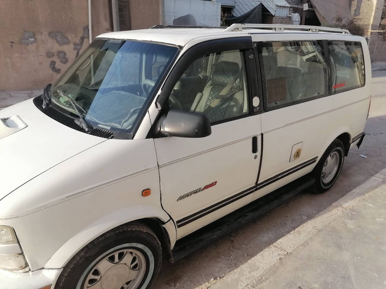 فان استرو موديل ٩٣ رقم ديالى مشروع وطني انكليزي باسمي تحويل ثاني يوم محرك كير نضيف صدر جديد تخم تاير جديد تانكي بلاستك جديد السيارة متعوب عليها نقصها بس تبريد السعر ٤٦ وبيها مجال حك الجيه *********** عنوان بغداد الزعفرانيه ***********
