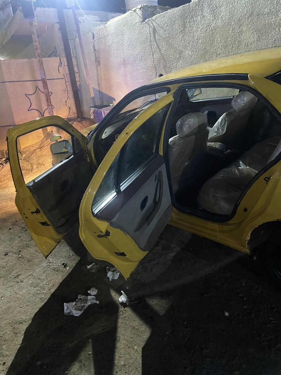 سمند مديل ١١ جاهزه مصفره هيه وغرامات 
تخم تاير جديد نقص بس حدادية
***********
