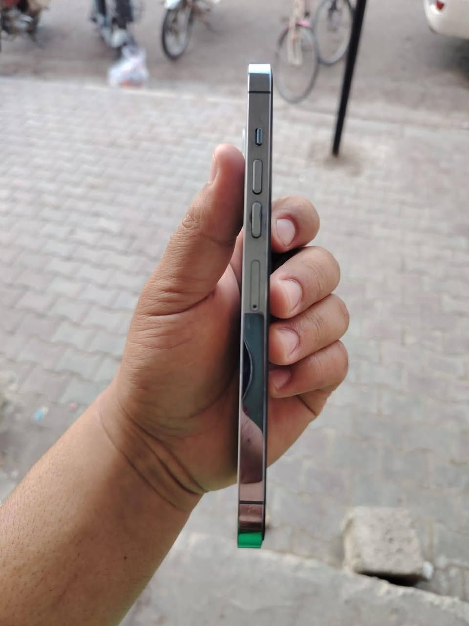 سلام عليكم ايفون 13برو ماكس ذاكره 512نضافه فول بطاريه 83بلاديه مبدل شاشه اصليه 3خيارات الشراي بي خير ويدلل ***********
