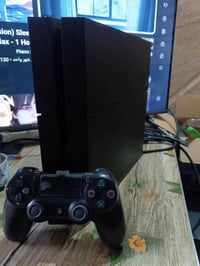 بلي 4 فات مهكر للبيع نضافة ٩٠٪؜ ممفتوح الجهاز ويا جوستك اصلي وكل ملحقا...