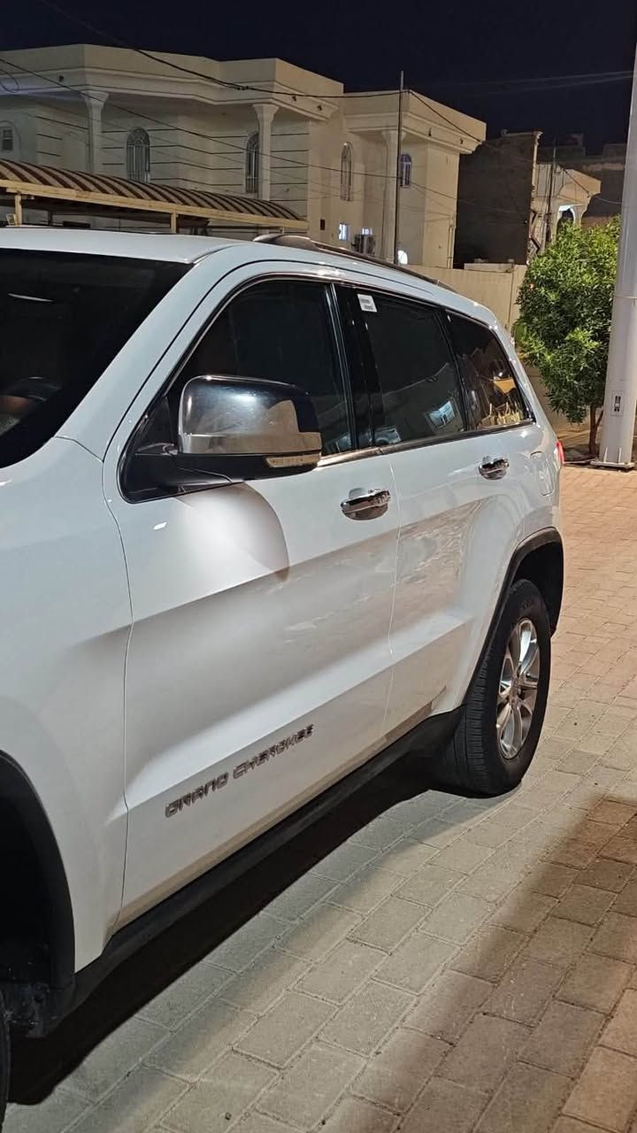 للبيع جيب لاريدو ٢٠١٤ خليجي رقم سليمانية
دفع رباعي فول مواصفات بانوراما كشنات جلد تبريد تدفئة  كير طيارة  صندوق كهربائي بدون صبغ بيها بارد بباب السكن  للاستفسار التواصل مع  الرقم ***********  مكان السيارة موصل
