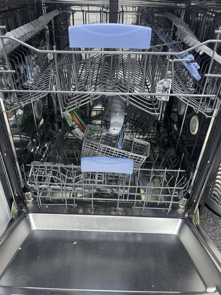 سنگ و خەسالەی قاپ شتن بۆ فرۆشتن
سلێمانی 
***********
