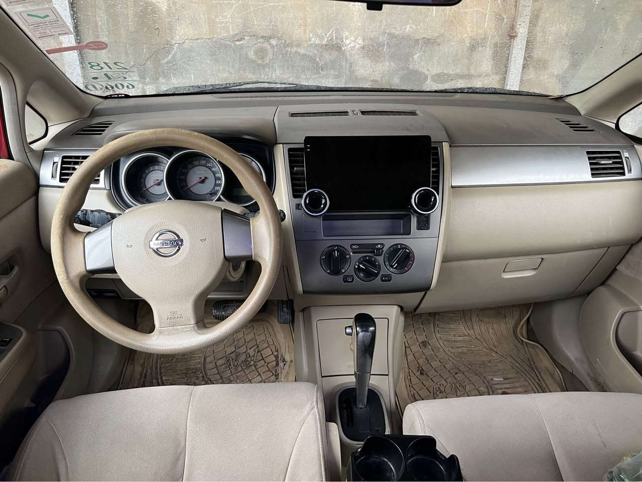 نيسان تيدا موديل ٢٠٠٨ گيرو مةكينةو تةبريد هةموي بةشةرته رةقةمو سةنةوي تا ٢٠٣٠ نويية بةناوي خومة سێ پارچەو نیوی سبوخە نرخی ٧٩ وەرەقە 
*********** أربيل, العراق
