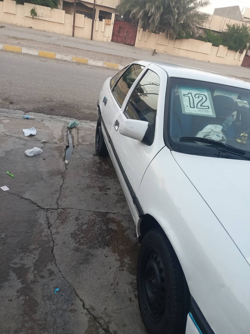 فكترا موديل 93 كير اوتوماتيك
كير محرك بالشرط  ترهم مراووووس حسب القناعه

لاصبغ ولا ضربه 

السياره جديده 

كله بلادي 

رقم ديالى 

دفتر بانزين بيها 

السياره كامله  تخم تاير جديد 

العنوان كركوك 

***********
