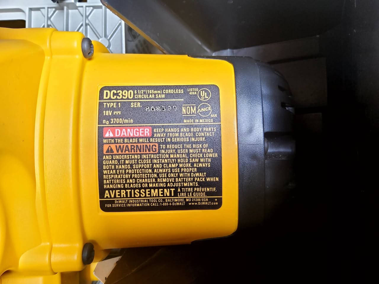 السلام عليكم . ميشار قرصي غير مستخدم .يحتاج بطارية فقط.سعرة ١٠٠ ألف مكان الشعب لايوجد توصيل للاسف. خاص او الاتصال . ***********
