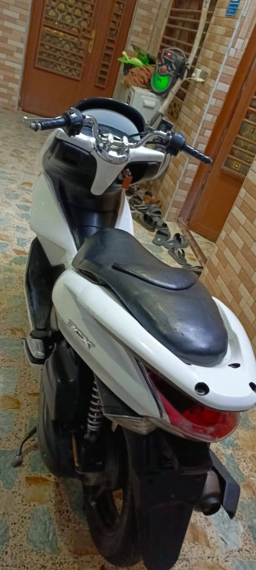 السلام عليم دراجه جيل الاول ستان كهربائي حساس ازدحام كهربائيات كلهن شغالات مكينه مامفتوحه كفرات مامتعوبه الدراجه مال جناي ع ايدي جديده مال ربمبه السعر مليون و400/ ***********
