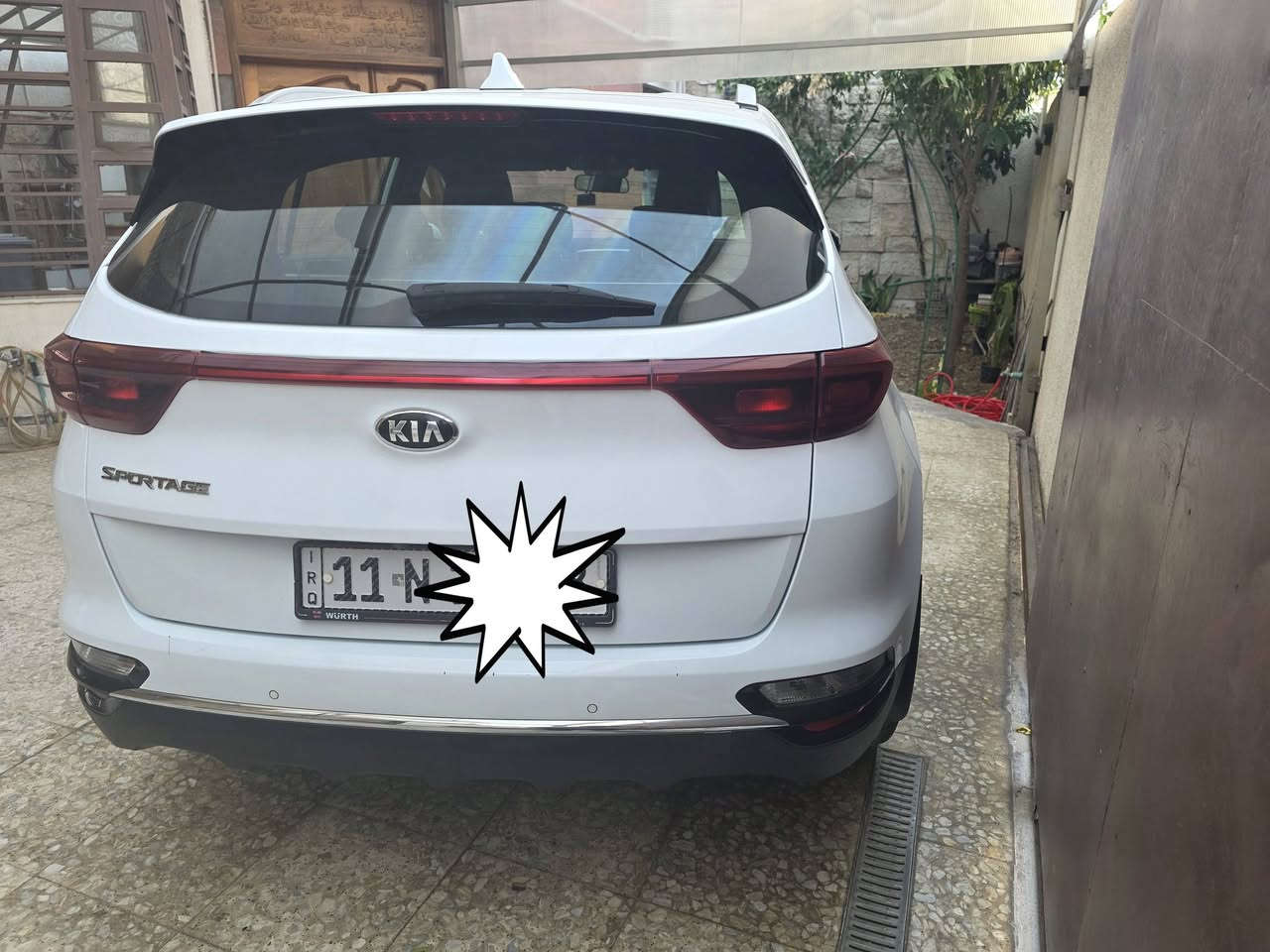 السلام عليكم
كيا سبورتج موديل 2020 خليجي مقاعد جلد لايت زنون نصف فول مكفولة كفالة عامة من الضربة والصبغ ماشية 70 الف  محرك 2000 دوش 21300$ عنوان بغداد هاتف ***********
