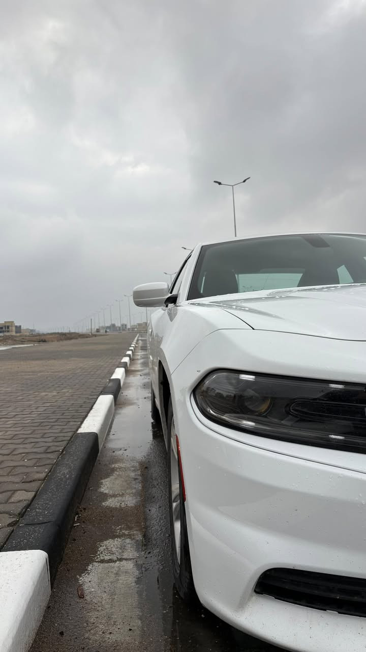 جارجر موديل 22
شاشة وسط مقاعد مخمل SXT
تحكم ستيرن وباقي المواصفات معروفة
الچاملغ الامامي صفحة الراكب (كلير) ، وبيها بارد بالهلال مال الچاملغ الخلفي بچم كبس بدون ايرباك بدون دواخل

ممشاها 47 الف ميل
رقمها أربيل بأسمي السنوية
السعر 237$
مكان السياره البصره خمس أميل 
رقم الهاتف ***********
مكلف بنشر مكلف بنشر
