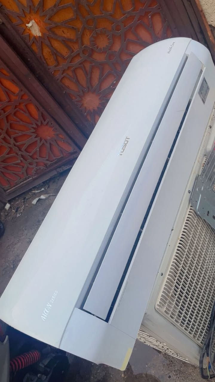 السلام عليكم اخوان سبلت للبيع نوع توسوت ثنين طن الحديث السبلت بعده جديد مستعمل قليل نظافه 90/100 كامل مكمل غاز R410 مفول وعل فحص ماطور T3 بلادي تبريده ثلج ☃️❄️🧊 تدفئه نار 🔥🐦‍🔥❤️‍🔥 السبلت راديتراته بعدهن صفر السبلت مغسول وجاهز بس شد السبلت كلشي يشتغل بي حساسات موزعات السبلت مع كامل ملحقاته بواري جديد بل كارتون وايرات ريمونت السبلت بلادي مكفول من فتحت البرغي
السبلت تاخذه من باب بيتي وبي ضمان 
التوسوت معروف بتبريده وتدفعه القوي 
ملاحظه : السبلت اقتصادي وليس انفيرتر
السعر : 450 وبي مجال كلش بسيط 
للاتصال : ***********
الموقع : بغداد شارع فلسطين
