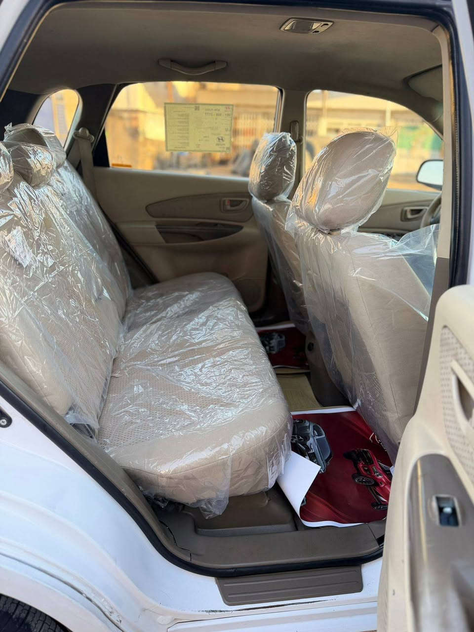 السلام عليكم
توكسان 2009 خليجي 

رقم اربيل لماني بسم كردي 

تريد تحويل وكاله تدلل 

السسياره مكفوله من التبديل ولضربه والصبغ حته

الدعاميات مكفولات شرط عل السونار

تفحص 

مكينه 2000 

حداديه جديده 

داخل لونين 

تخم تاير صارله اسبوع 

السياره جاهزه 

مابيها كل نقص 

مكانها حله  سعرها 124 

***********
