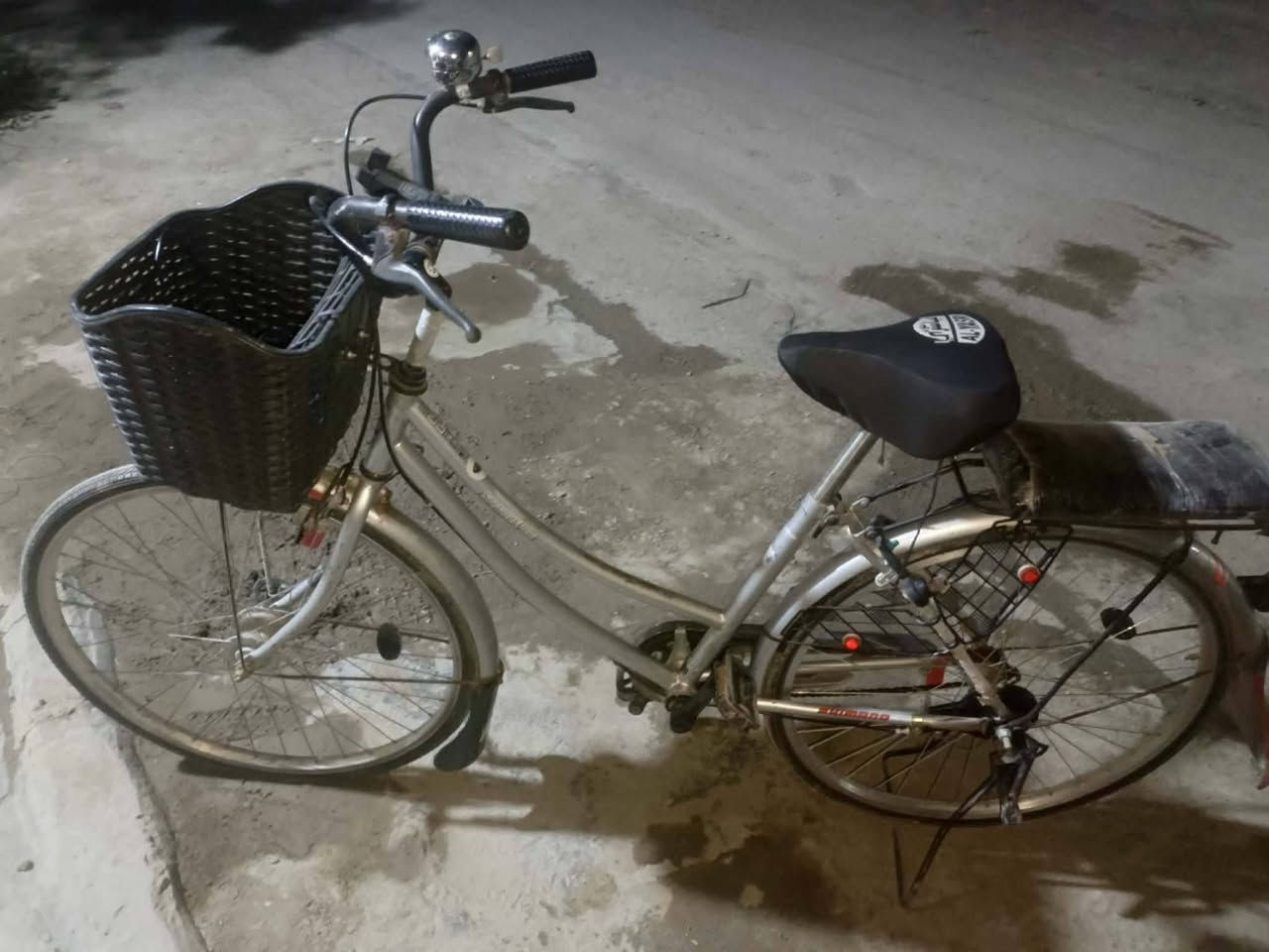 للبيع حجم 26 نضيف حساس سعرة 75 و بي مجال بسيط مكاني الخالص حي المجتبى 
‏‪***********‬‏
