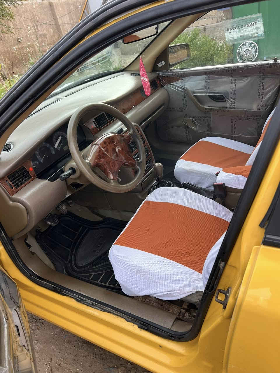 السلام عليكم سمند موديل ١١ ناطقة كير مكينة كهربائيات كفالة داخل جديد كاعية جلد دوشمة جديدة رقم بغداد انكليزي بأسمي شخصياً سنوية صادرة قبل اربعة ايام ولحد ٢٠٣١ سيارة استلام شركة ولحد الان ع ايد وحدة السعر ٣٢ وبيها مجال 
*********** موجود واتس اب وماسنجر 
مكان السيارة بغداد الزعفرانية
