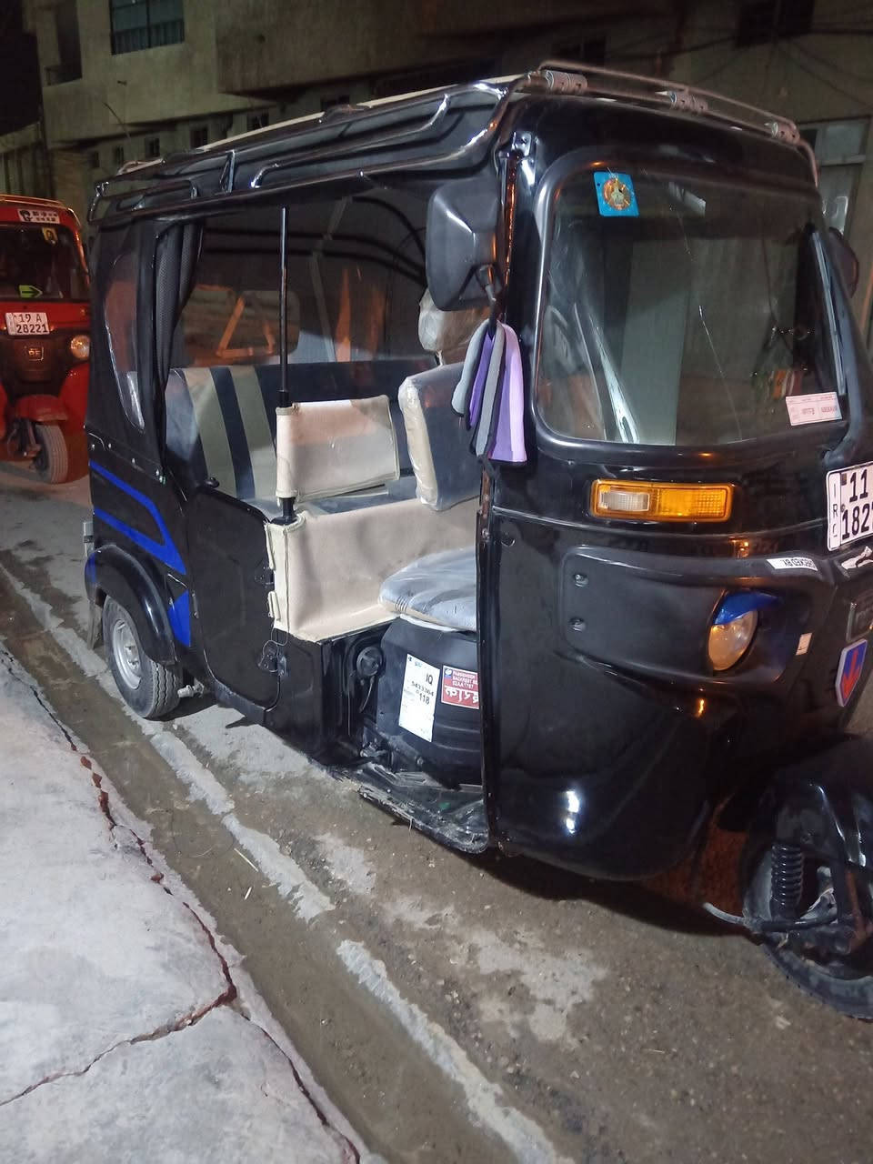 السلام عليكم شباب تكتك ٢٠٢٢ مرقمه بغداد بسمي تحويل ثاني يوم بيه طخه يم الباب معدله عل بارد وبيه طخه بل لغد لحوات انكليزي المكينه بيه بس زنجيل وضاغطه تكتك خير من الله كامله مكمله
العنوان :قرب مدرسة الامين
الرقم :***********
