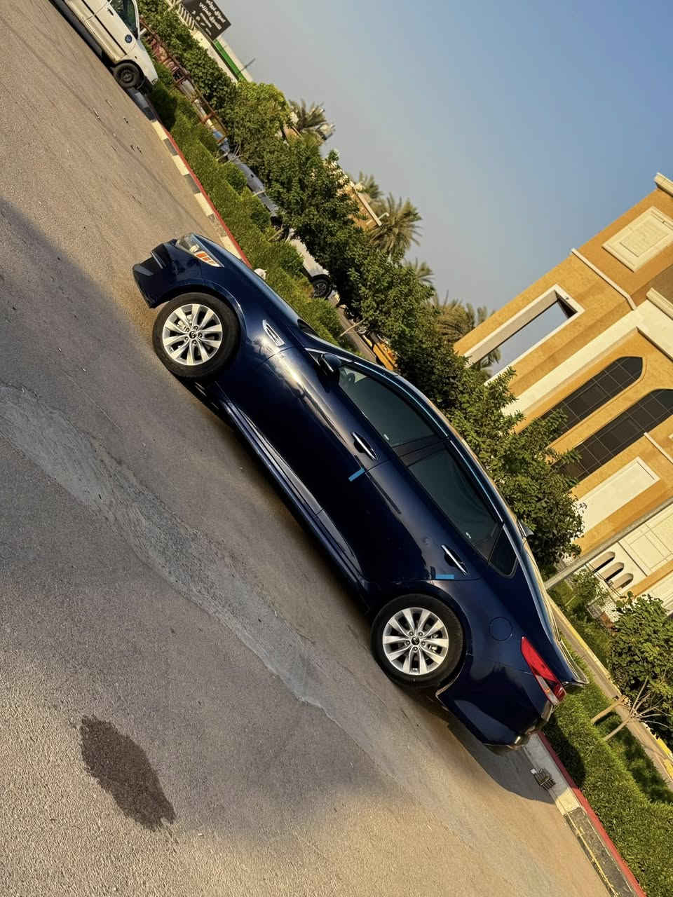 🚗 للبيع كيا أوبتيما FE موديل 2017 🚗
أو مراوس حسب القناعه 

✨ لون أزرق ملكي مميز وجذاب

✨ محرك 2400

السياره بدون ايرباك 

🔹 المواصفات والتجهيزات:  

✔️ شاشة كاميرا خلفية  دواره 

✔️ حساسات خلفية  

✔️ لايتات LED ذكية  

✔️ تحكم كامل من الستيرن  

✔️ نظام مراقبة النقطة العمياء (Blind Spot)  

✔️ رادار مانع اصطدام  

✔️ ويل كب قياس 17 إنج  

✔️اشاير بل مري 

🔹 حالة السيارة:

✅ السيارة كاملة مكملة ونظيفة جدًا  

✅ محافظة عليها بشكل ممتاز واستخدام شخصي  

✅ صور الحادث موضحة بكل شفافية، والضرر كان كما ظاهر بالصور فقط لا غير  

✅ السنوية سارية 

✅ جاهزة للفحص والمعاينة

💰 السعر: 130 وبيها مجال 

📞 للتواصل:

***********

🔥 سيارة تجهيزات كاملة، ومحرك قوي. فرصة ممتازة لمن يبحث عن سيارة نظيفة ومريحة وجاهزة للاستخدام
