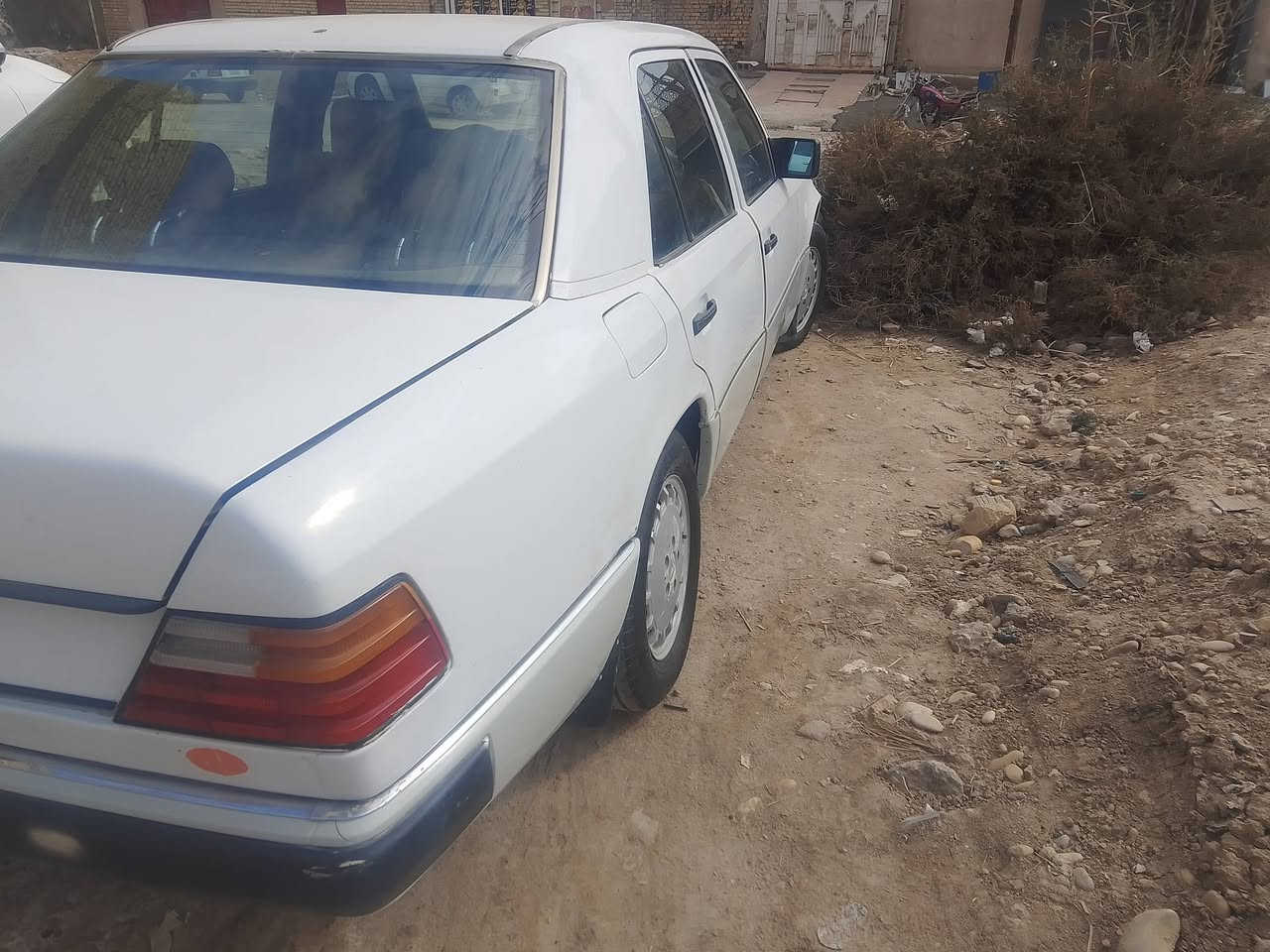 ما رسدس موديل 1990مكينه 3000بس بيهه ضعف سياره بسمي سنويه الى28 سعر 38وبيها مجال ***********
