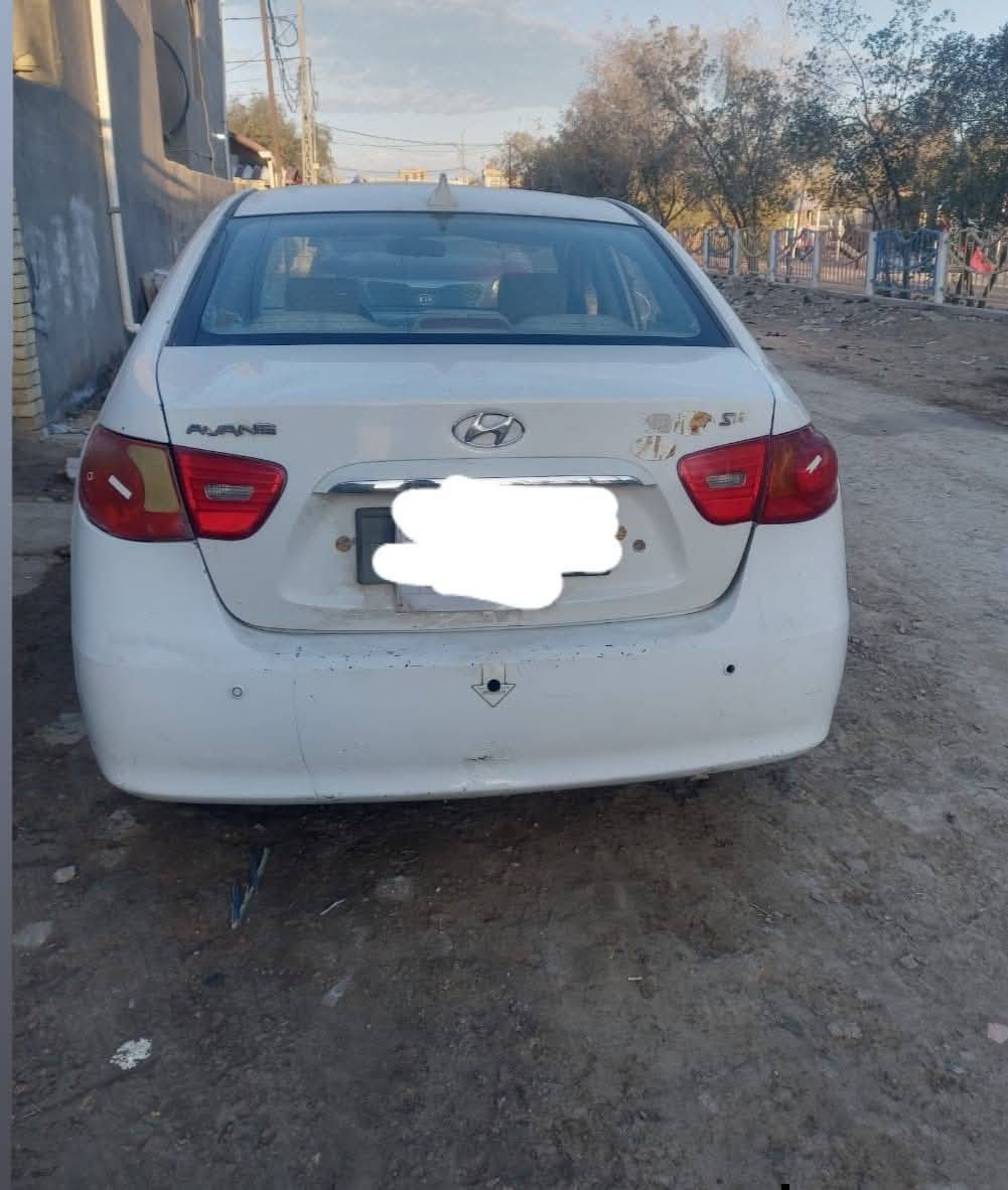 السلام عليكم سيارة للبيع الانتره 2009 سيارة  تحويل ثاني يوم سنويه مشروع وطني لغاية سنة 2028 محرك 1600دكشن عالي سياره  موصفات فتحه بنورامه كهربائيات كلهن شغالات (السيارة متجابه) السعر 79 للاستفسار *********** مكان السيارة الديوانية
