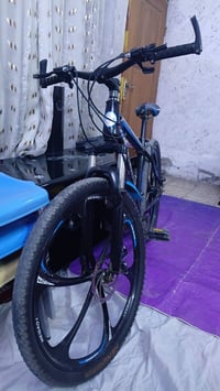 للبيع بسعر 100او بي مجال الاتصال على الرقم 07735707934