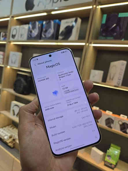 🧡HONOR 400🧡
بسعر 359 الف فقط 🤩
لموبيل استعمال قليل لزكة الشركة عليه 
ونظافة مليار بالمية ولا شخط😎 
بطارية 6000 عملاقة 
ذاكره 512💪
رام 16
كامرات 200MP 🥷
شاشه اموليد بصمة بالشاشة تردت 120 هيرتز معالج سناب دراجون 🫠
بوبجي 90 بقية الألعاب 120 فريم
سستم صوت ستريو 🙈
ضمان لسيم كارت والشبكه ولشحن ولوايفاي كلوووو ضمان 
بسعر 359 الف فقط 🫡
واتساب ***********
مكان أربيل هفالان قرب جامع سيد طيب #هفالان_اربيل
