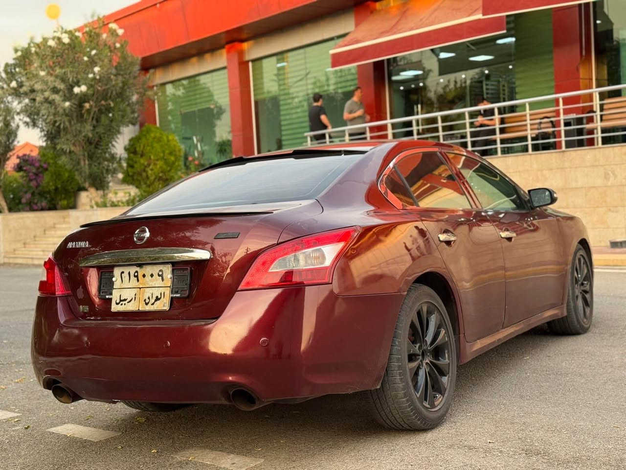 مۆدیل ٢٠١٠ ٤ پارجە بۆیاخ بئ ناو گرتن سەیارەکە زۆر پاکە هەموو گیانی بە شەرت بە ناو کردنیش بە شەرت بئ دەعم ١٥ وەرەقەی خرامەی لەسەرە لە دوای محاملە دەگەرینینەوە داوایی ٨٣ وەرەقە دەکەین کەمیک محاملە ژمارەی خاوەنی *********** شقلاوة, أربيل
