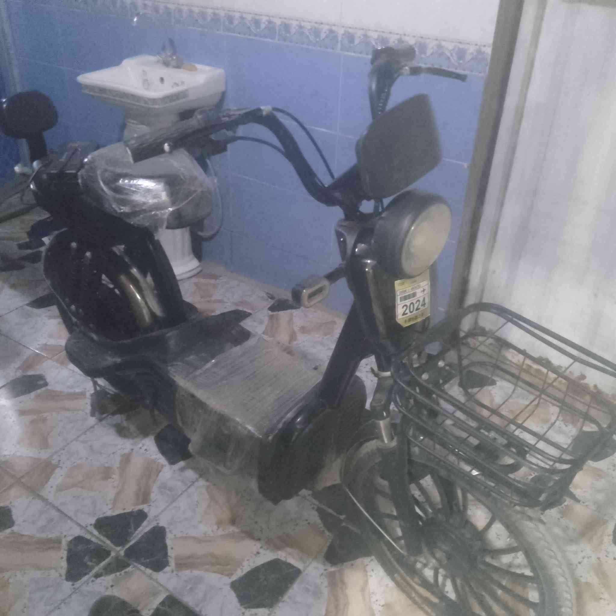 دراجة شحن حجم 20 مستخدمة 5اشهر سعر 250بيهة مجال الطيبين امين الثانية ***********
