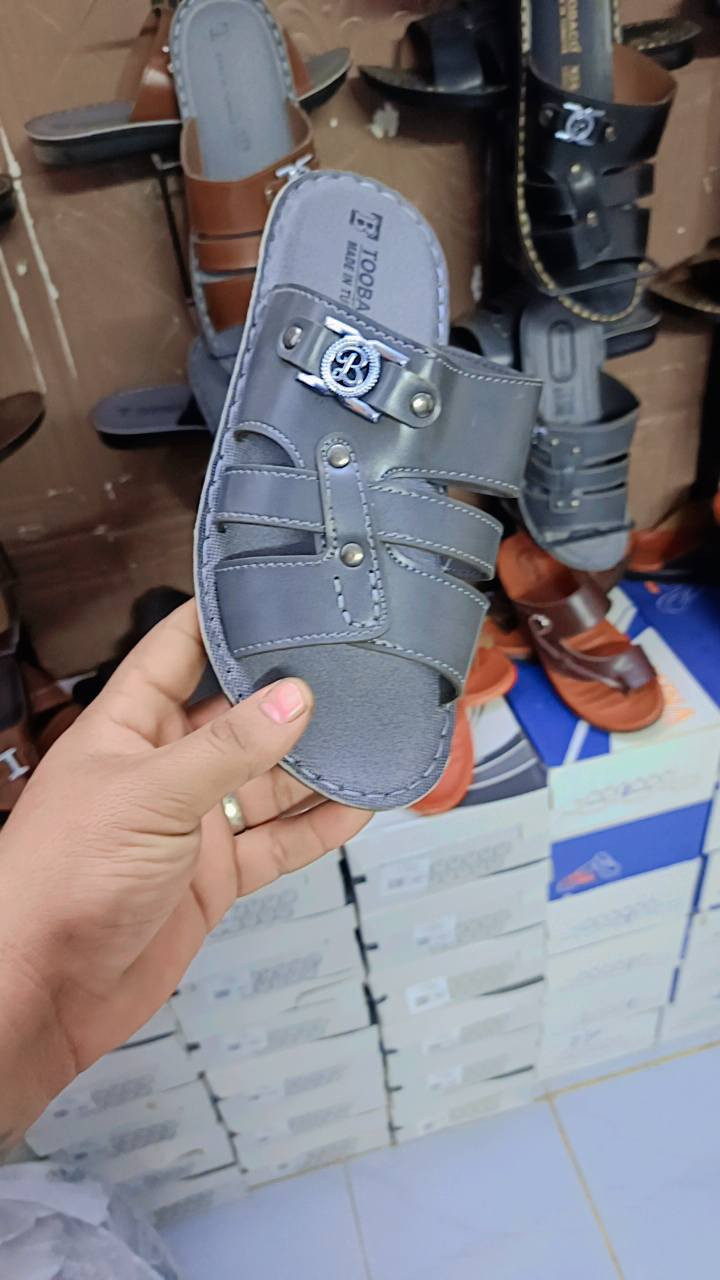 شحاطه رجالي  درجة اولئ  
سعر القطعه 5الاف
سعر قطعتين 9الف

 كميه خير من الله
ناحيه هبهب 
الناحيه قرب مجمع الأمين وسوبر ماركت زيدون مجاور عباس الحلاق 
مراسلة.صفحة او عبر واتساب
***********
