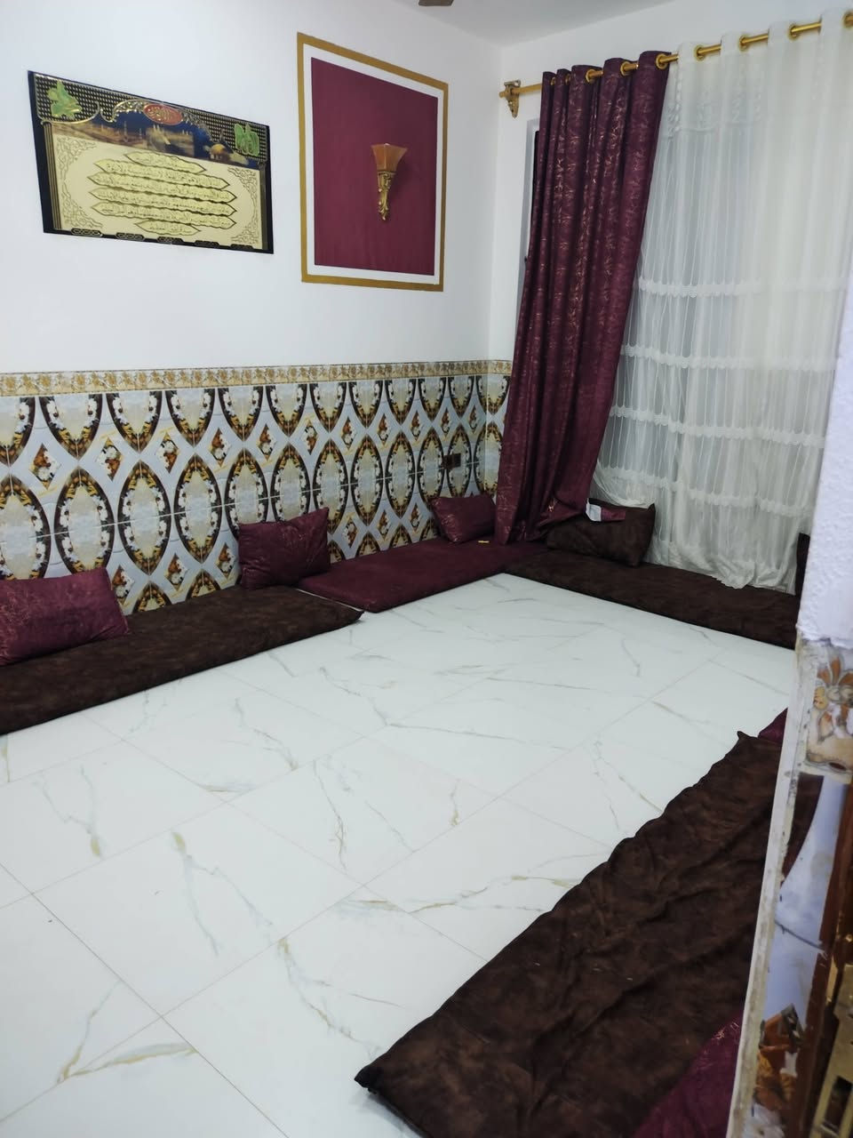 السلام عليكم دار للبيع التحرير دور الضياط الثانية قرب جامع الانفال المساحة @💯 متر طابو صرف بأسمي للستفسار أكثر الاتصال بالرقم ***********
