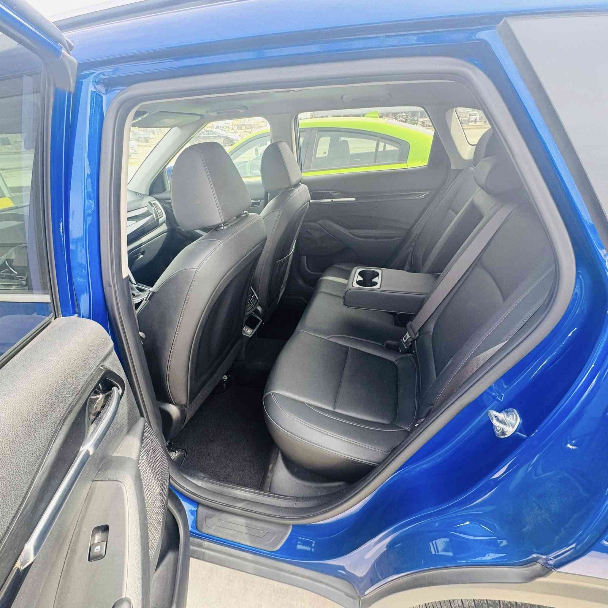 Kia SELTOS 2024
كيا سيلتوس ٢٠٢٤ نظيفة جداً 

فول مواصفات 

مكينه ٢٠٠٠ دوش المرغوب 

ماشية 27 الف فقط 

تبريد قطعتين 

بصمه تشغيل عن بعد

كشنات كهرباء 

تدفئة بالكشنات 

 فتحه  

داخل اسود جلد

شاشه تدعم ابل وكار بلي و كبيره متصله 

٣ رادارات

 تحديد مسار

توقف ذاتي 

نقطه عمياء

اطفاء ذاتي 

الضرر  صبغ جامرلغ امامي وشوية بالبنيد

السونار مرفق مع الصور 

السعر 175 وبيهة مجال بسيط

***********
