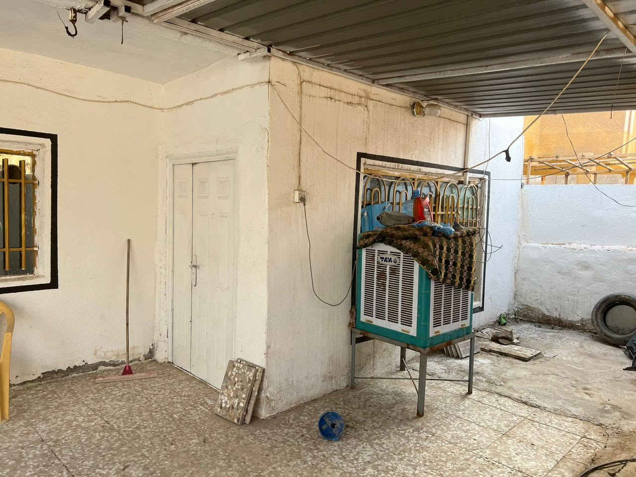 السلام عليكم بيت للبيع مساحه 200متر طابو صرف موقعه شارع 60 حي الاساتذه قرب شارع الحسينيه البيت فارغ حاليا تفاصيل ***********
***********
