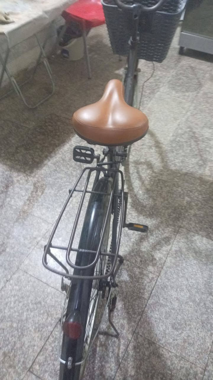 مكلف بالنشر بايسكل للبيع بناتي نظيف صاحبه رايده ي٧٥وبيه مجال مكانه الشرطه الخامسه وهذا رقم تلفون ابو البايسكل  للتواصل وبيه واتس***********ابو محمد
