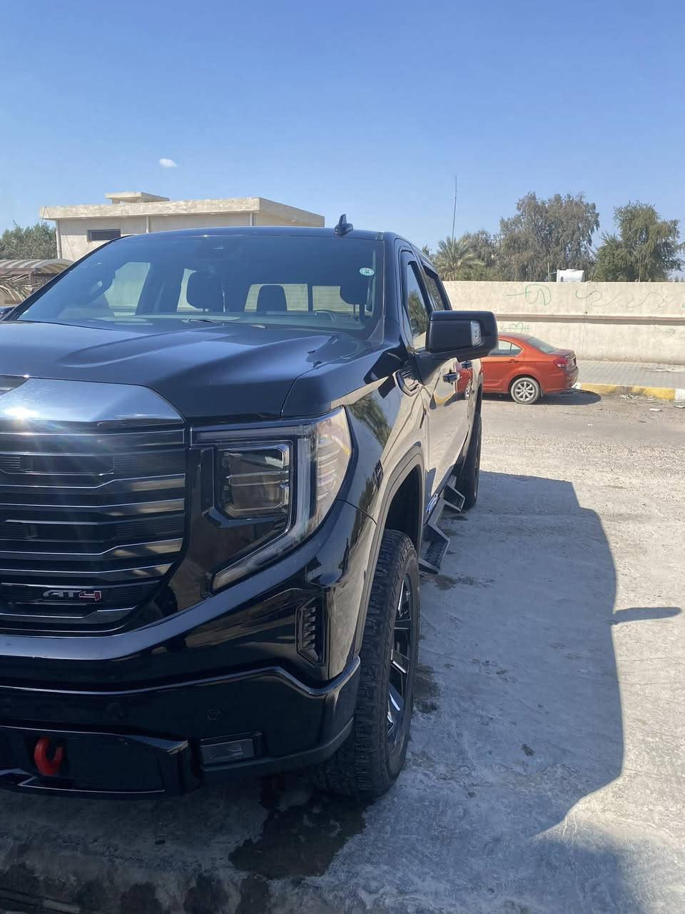 السلام عليكم جمسي سيرا AT4موديل 23 فول ماشيه 43 ميل حادث باب الصدر مبدل نفس الون صور الحادث مرفوقه بل المنشور مكفوله من الصبغ مغلفه PPF مزوده كزوز رياضي وشوته رياضي ودوسات من امريكا رقم اربيل 
للستفسار ***********
