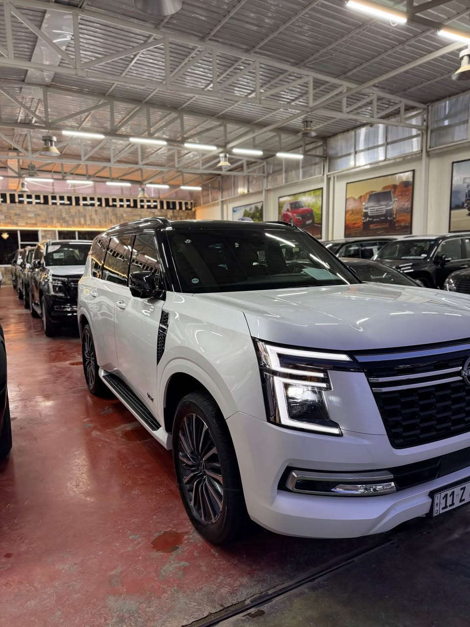 باترول 2025 أعلى فئة بلاتينيوم 

< توين تيربو >
 < تو كلر اصلي >
العداد : 15,000km
كفالة عامة 
مغلف سقف وتكم ودعاميات 
سابقاً مغلفة كاملة 
ضمان السور : مجاني : صيانة + زيت 
جكات اوتو رفع وتنزيل حسب الطرق 
كراسي مساج + تدفئه وتبريد 
12 سماعة Klipsch
كراسي خلفي كهرباء 
كامرات 360 (5 كامرات) ويا نظام رؤية 3D
شاشات كبيرة + هيد أب دسبلي
 سقف بانوراما
رادار + مثبت سرعة ذكي
تحذير مغادرة المسار
نقاط عمياء
فرملة طوارئ

بعد هواي بيها مواصفات 

*********** بغداد, العراق
