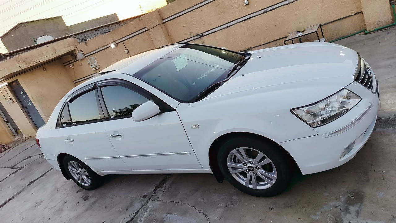 مواصفاتها معروفه 
سيارة حلوة و نظيفه و جاهزه من كلشي
محرك 2000 دوش 
بيها صبغ كلش قليل باب يمنه خلفي جوه تريشه فقط لا غير
 بيها بارد براس جاملغ الامامي يمنه

سعر البيع 119 وبيها مجال 

العنوان بغداد تاجي
***********
***********
