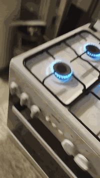 طباخ خمس عيون قوي جدا ونظيف جدا شغال كامل السعر ١٥٠ الف ***********
