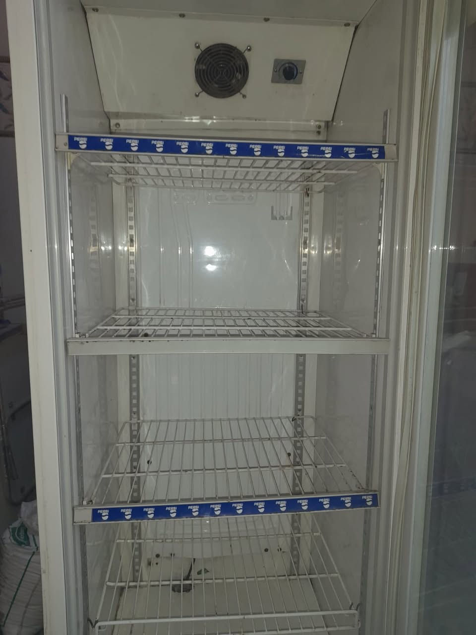 السلام عليكم برادت عارضه عدد3ومجمده وحده للبيع نظيفات جدا وهذه رقم صاحبهن***********
مكلف بلنشر اتصل ع الرقم
