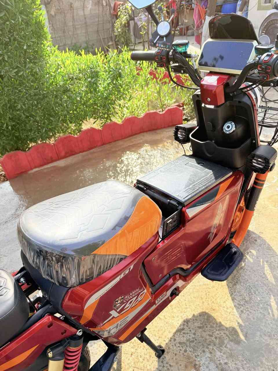 للبيع باسكيل شحن X900
شرط النضافة وبطاريات مبدلات جدد ولي 32 ?2026 
*********** رقم المبايل السعر550 وبي مجال
